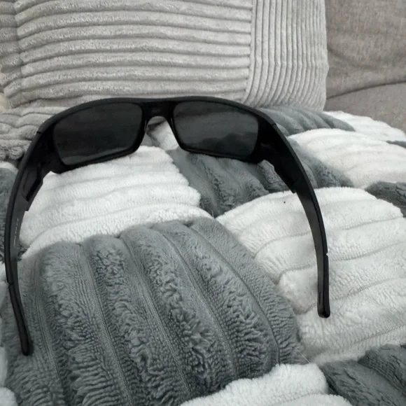 Oakley Black Sunglasses with Case - Picture 3 of 4